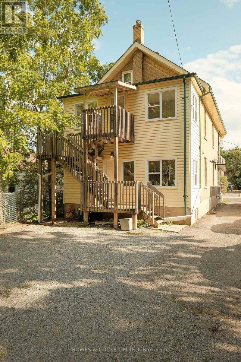 Peterborough (town Ward 3), ON K9J4L5,530 CHAMBERLAIN STREET