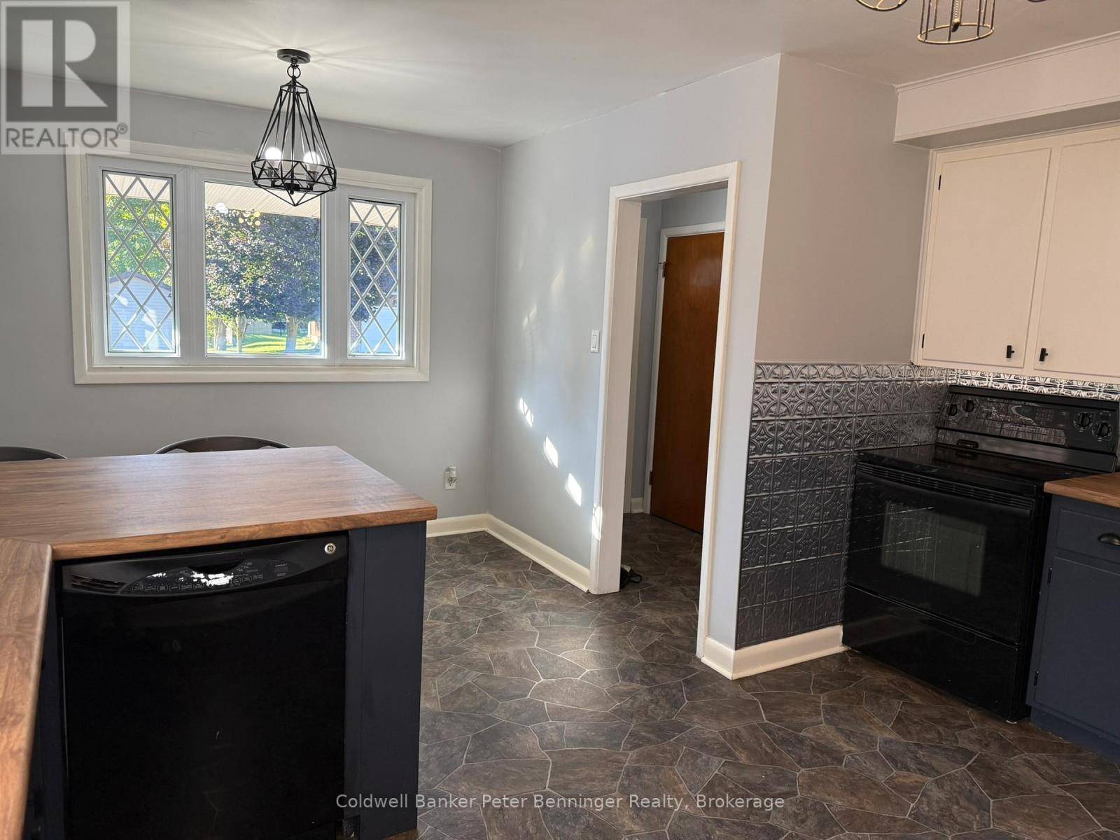 Brockton, ON N0G2V0,2 ELGIN STREET