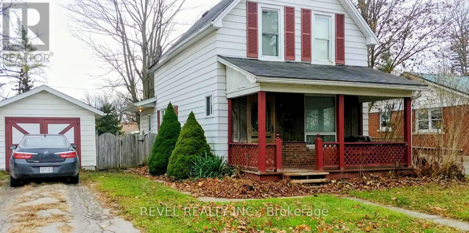 Haldimand (dunnville), ON N1A1E6,520 ALDER STREET E