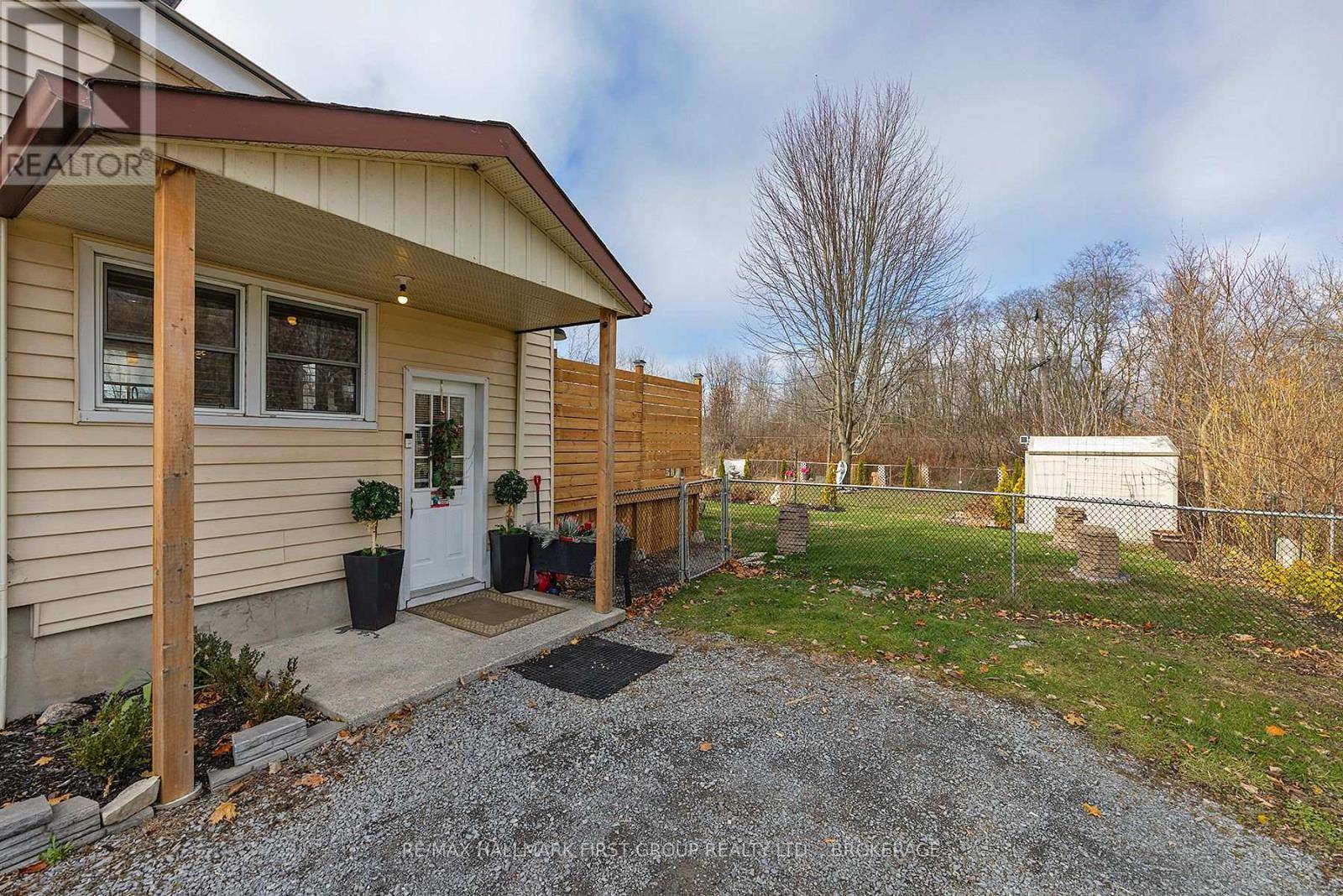 Loyalist (lennox And Addington - South), ON K0H1G0,475 ABSALOM ROAD