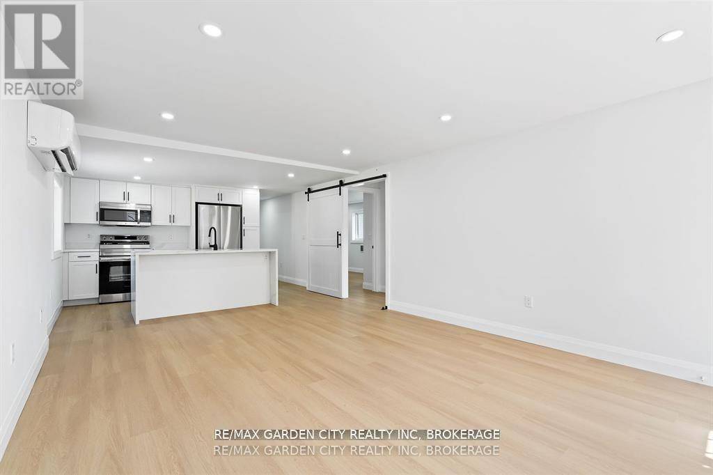 Fort Erie (crystal Beach), ON L0S1B0,235 LINCOLN ROAD W