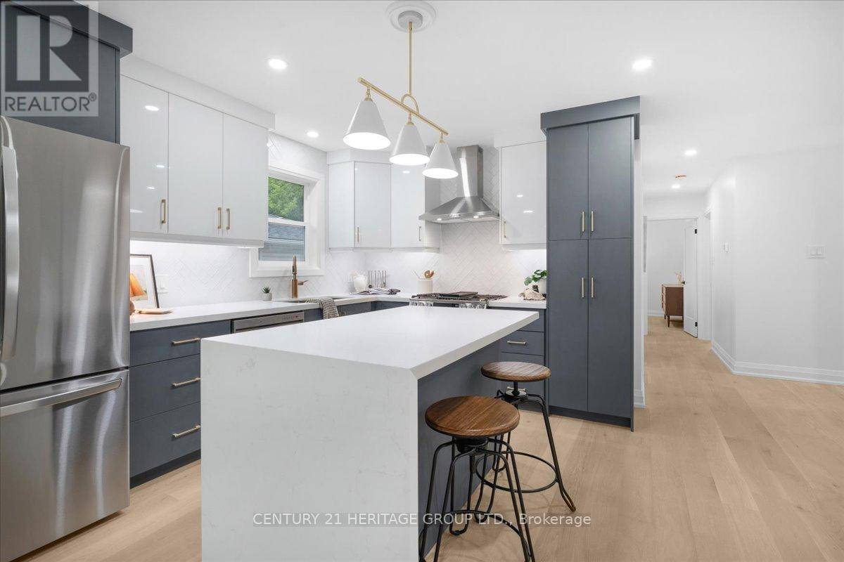 Hamilton (stoney Creek Mountain), ON L8J1E6,15 MELLENBY STREET