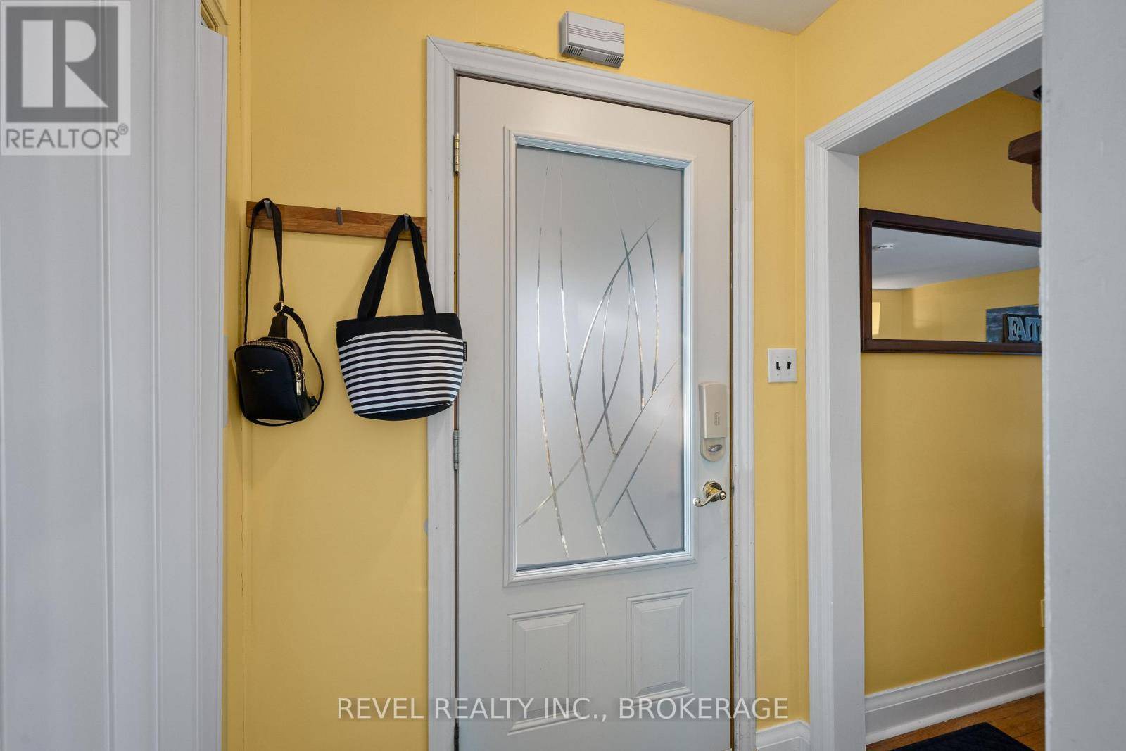 Kingston (east Of Sir John A. Blvd), ON K7K4L7,9 HILLCREST AVENUE