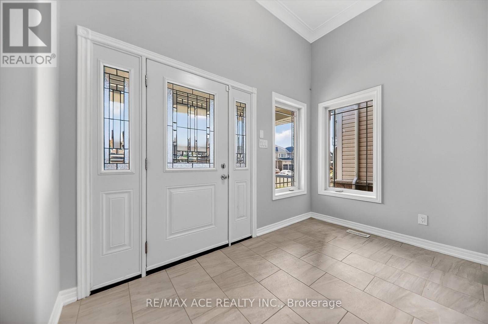 Peterborough (monaghan Ward 2), ON K9K0G9,613 LEMAY GROVE