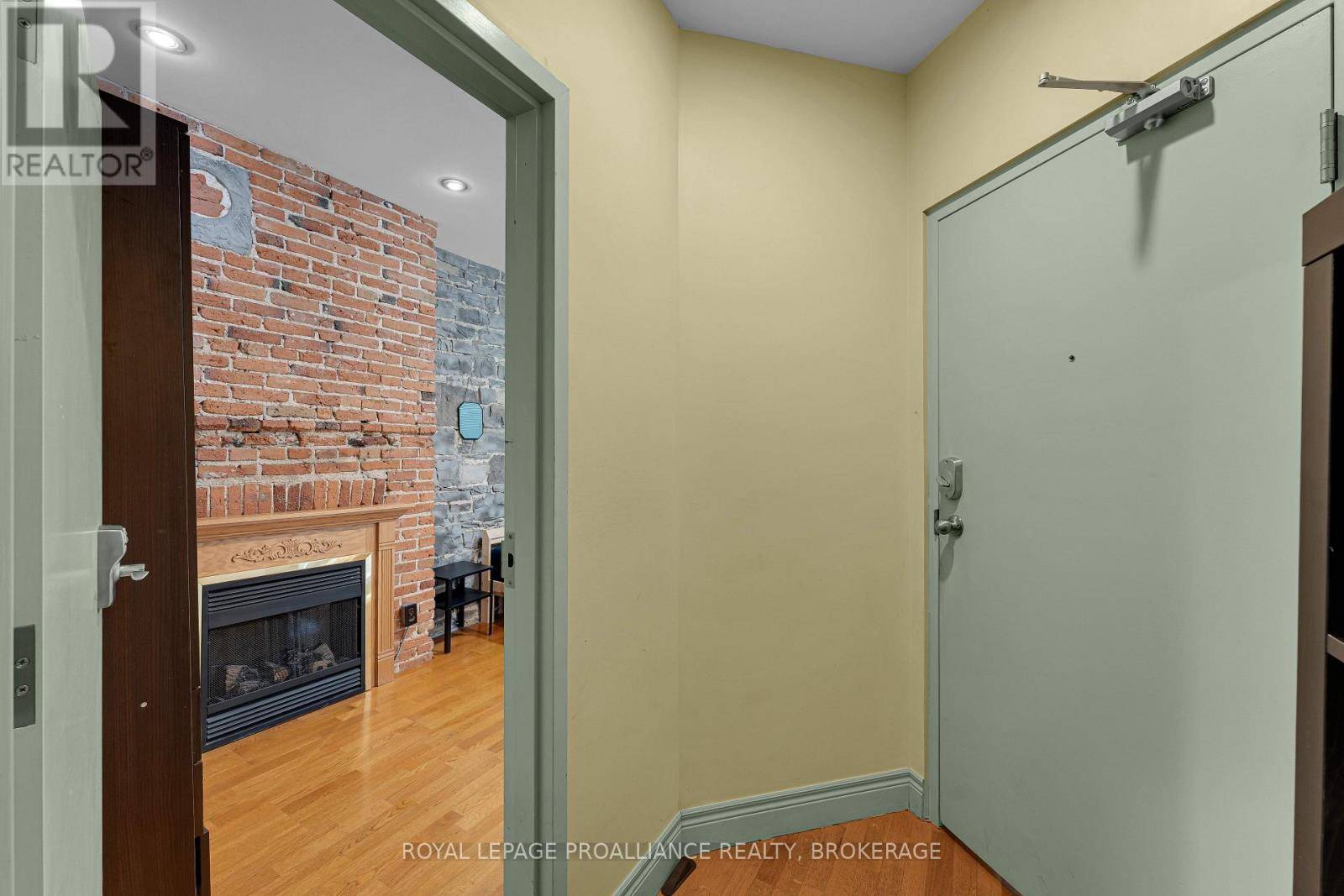 Kingston (central City East), ON K7L1S2,153-155 BROCK STREET