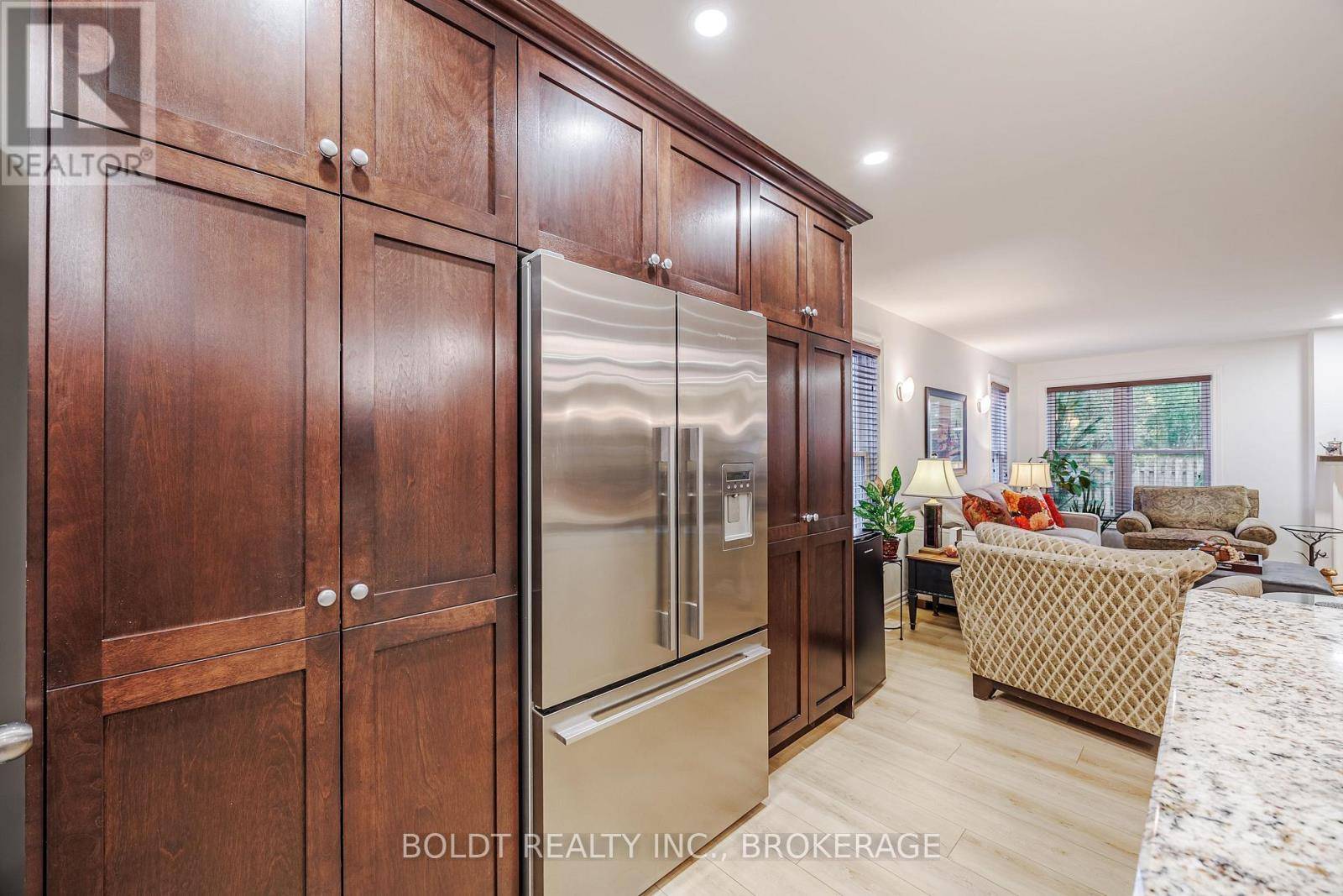 St. Catharines (bunting/linwell), ON L2M2S3,25 NEPTUNE DRIVE