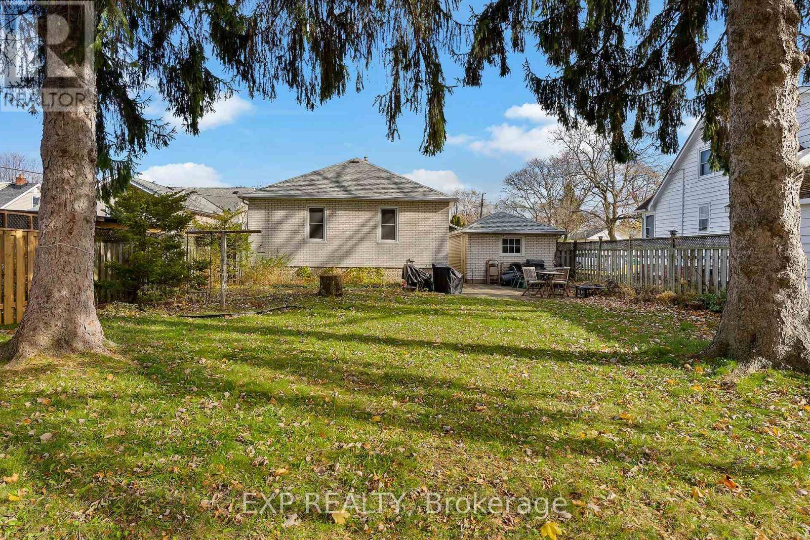 St. Catharines (vine/linwell), ON L2N1V5,6 HALLCREST AVENUE