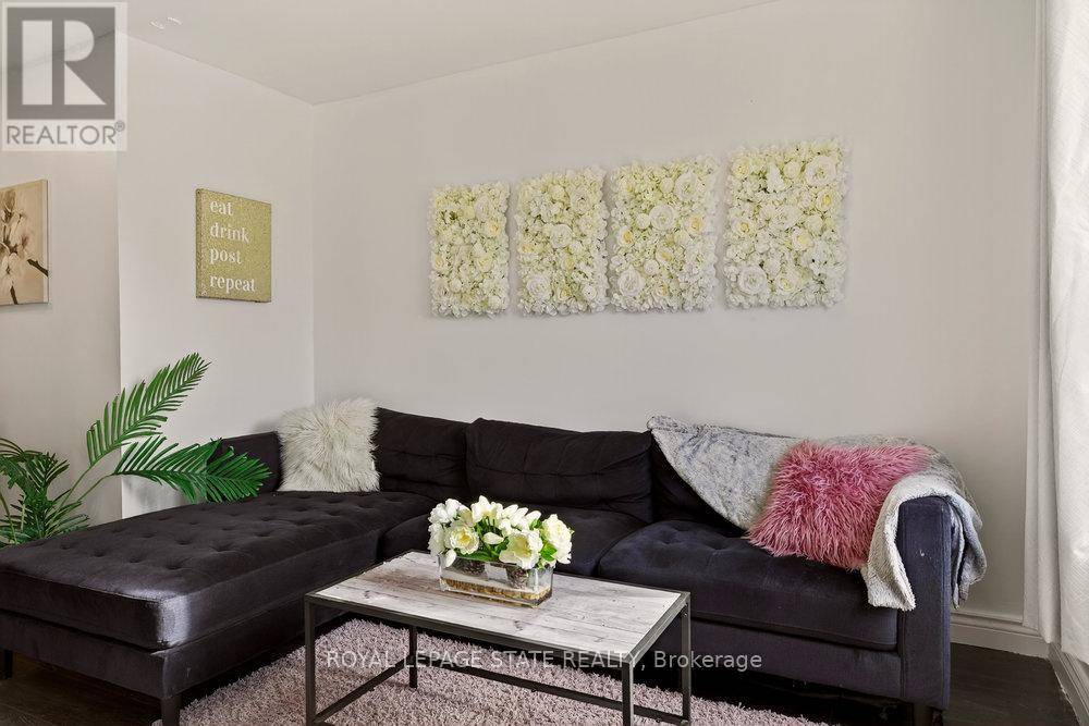 Hamilton (homeside), ON L8H2E7,163 HOPE AVENUE