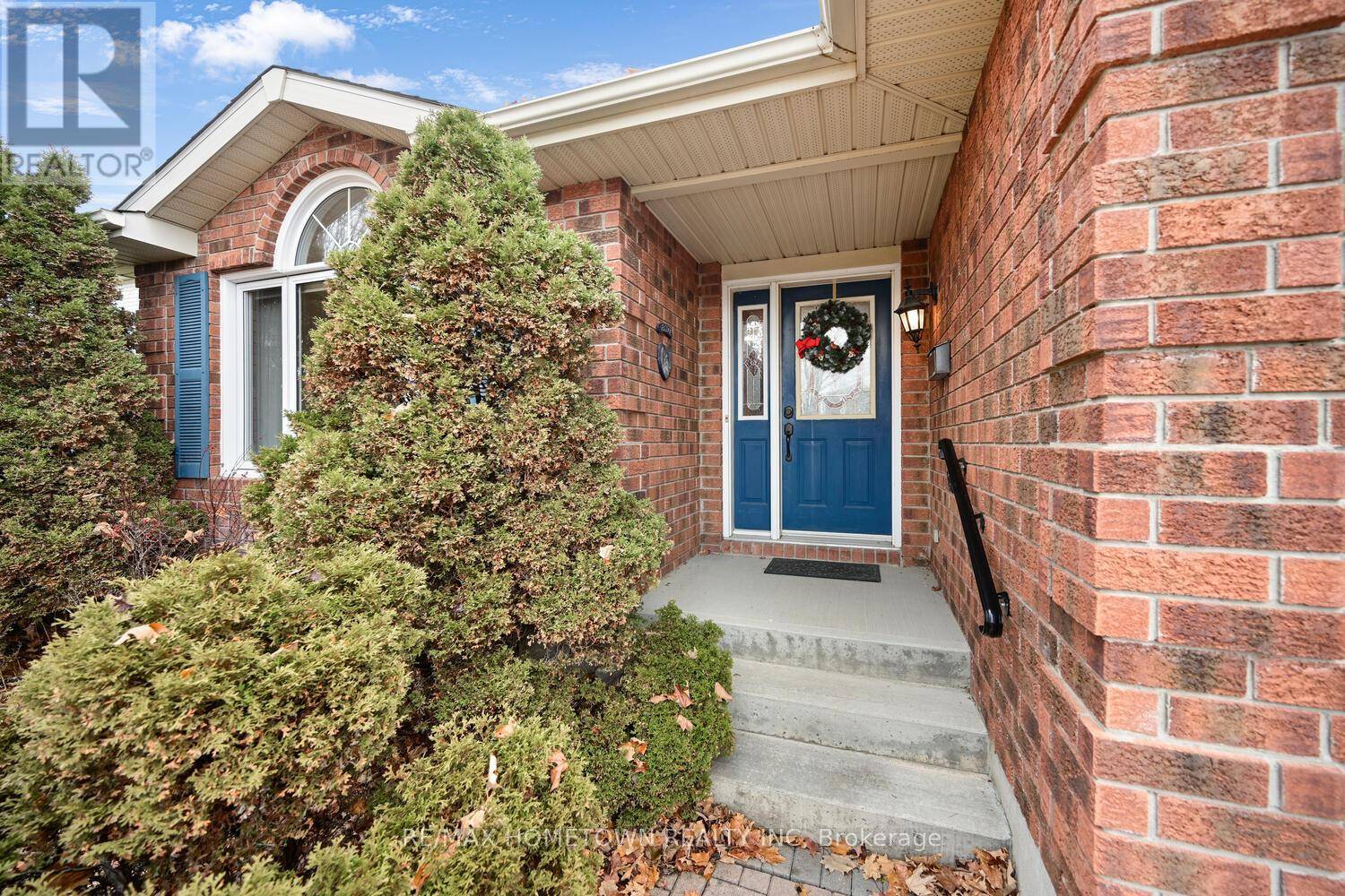 Brockville, ON K6V7G2,1095 BRIDLEWOOD DRIVE