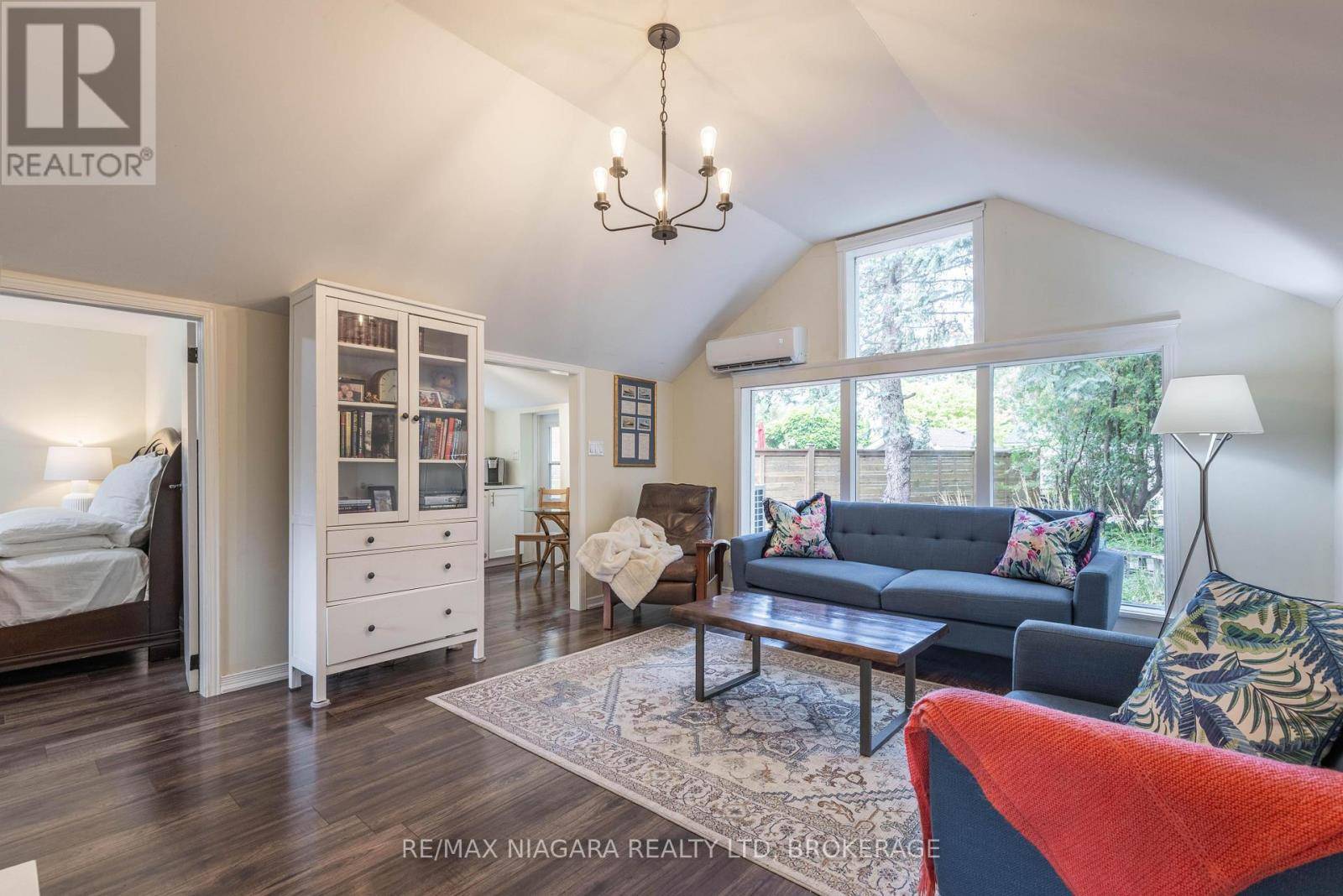 Niagara-on-the-lake (town), ON L0S1J0,6 CIRCLE STREET