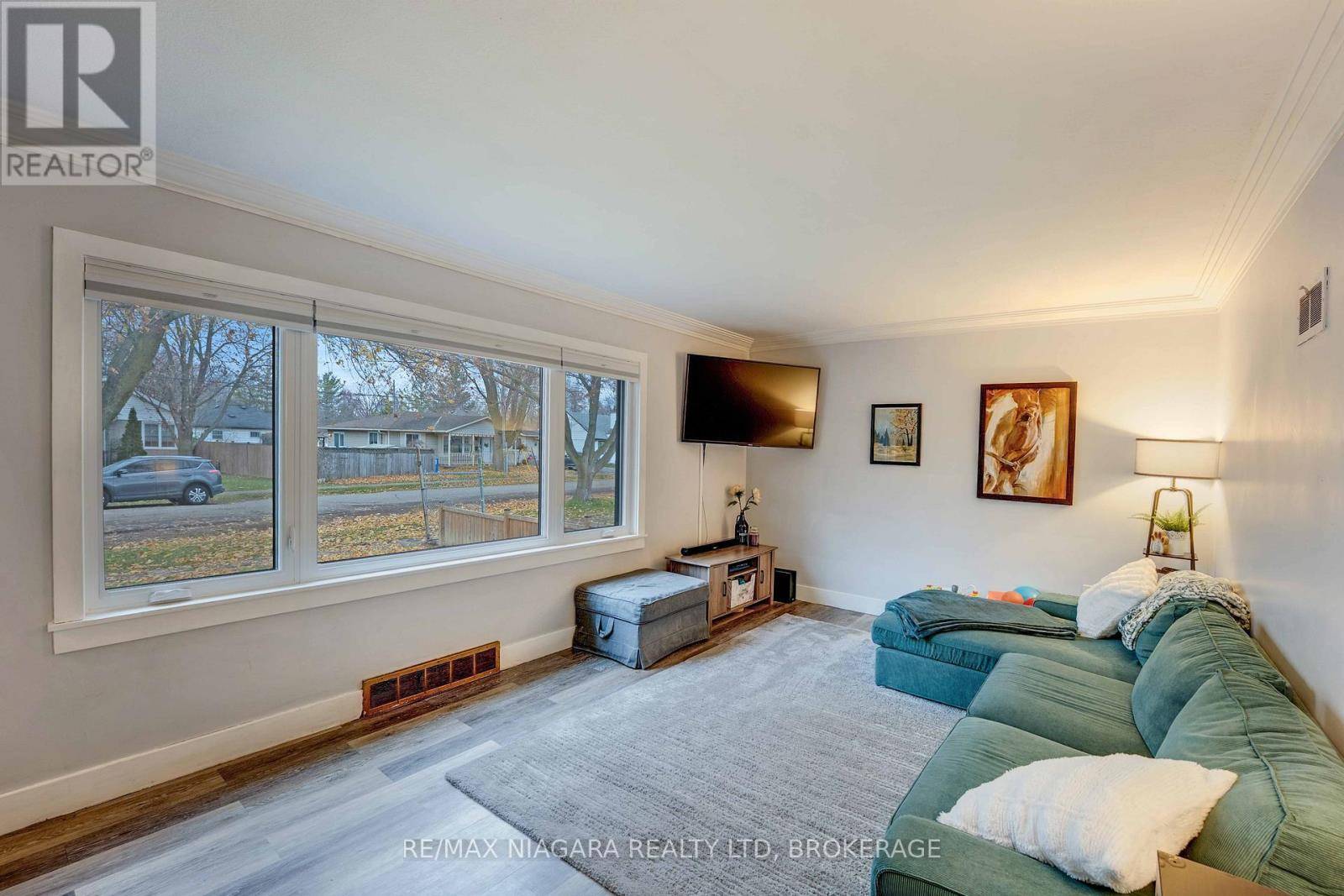 St. Catharines (vine/linwell), ON L2M3P1,40 MAPLEWOOD DRIVE