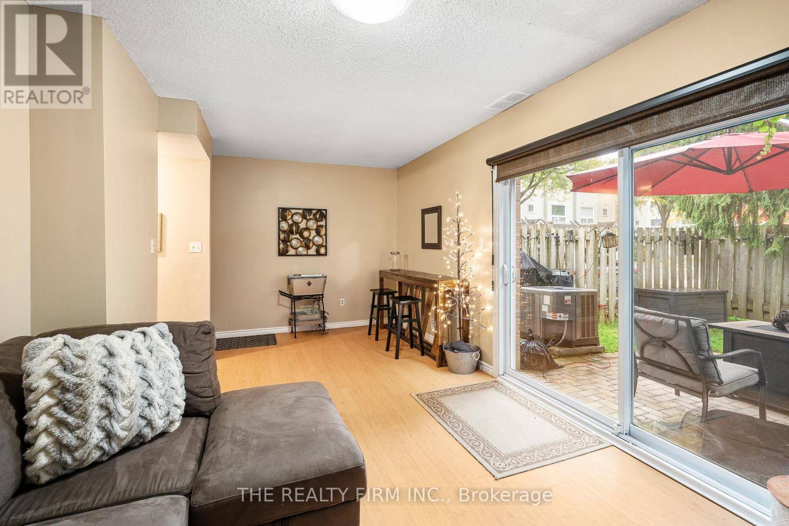 London East (east I), ON N5V4N5,1990 Wavell ST #67