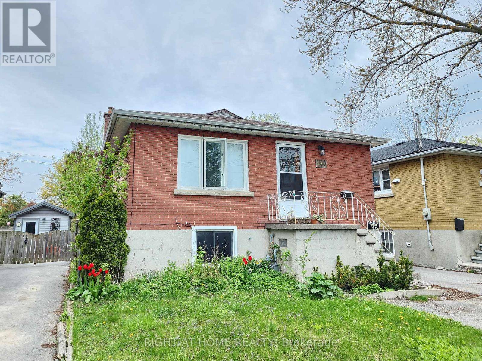 Kingston, ON K7K4X1,582 MACDONNELL STREET