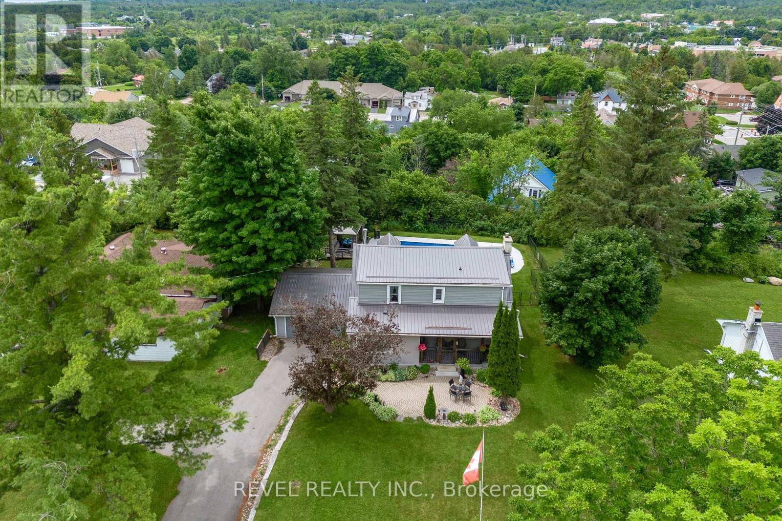 Kawartha Lakes (fenelon Falls), ON K0M1N0,77 BOND STREET E