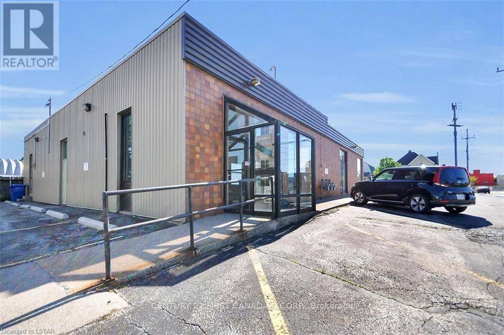 Sarnia, ON N7T5X5,120 VIDAL STREET N