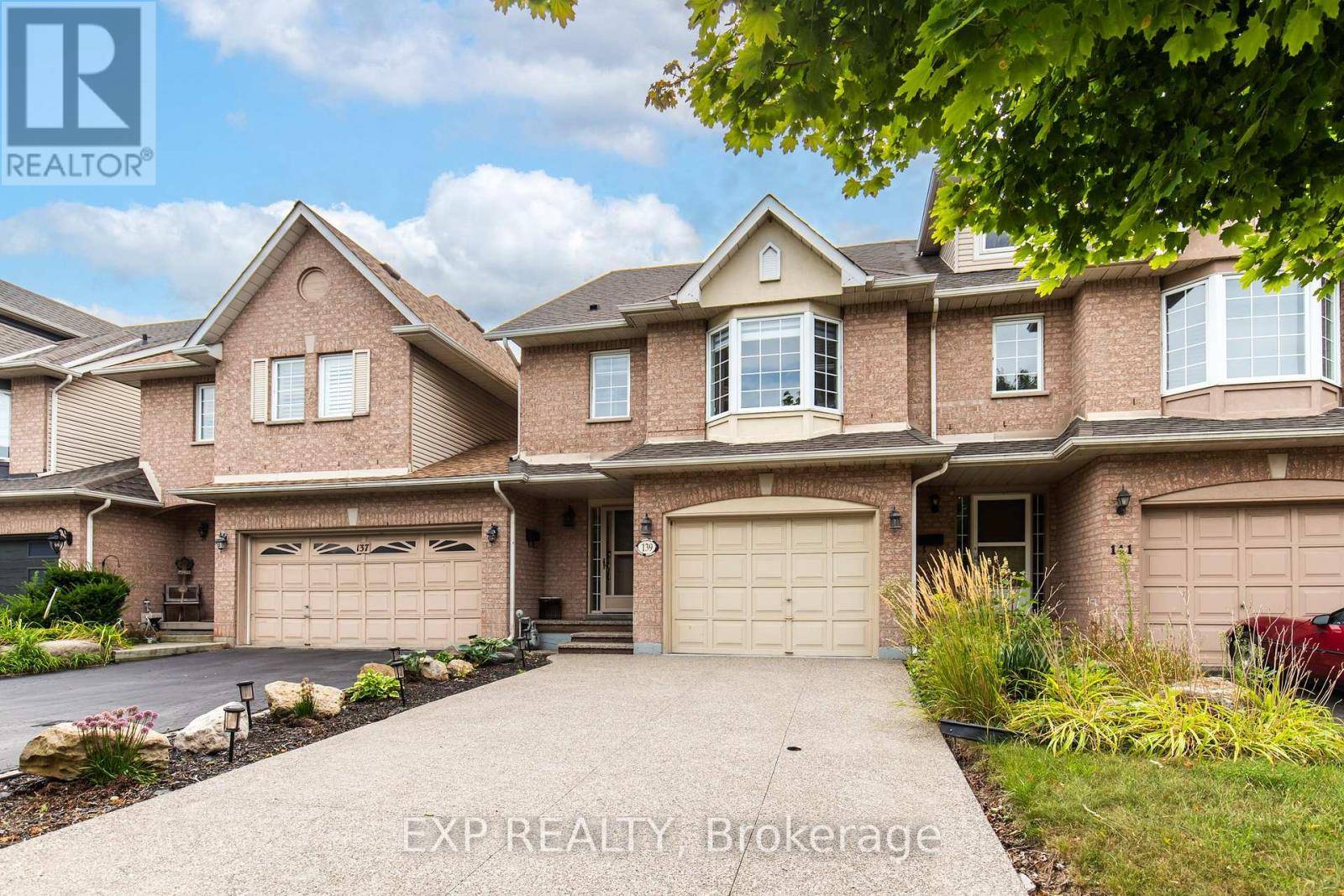 Hamilton (stoney Creek), ON L8E4Z2,139 EDGEWATER DRIVE