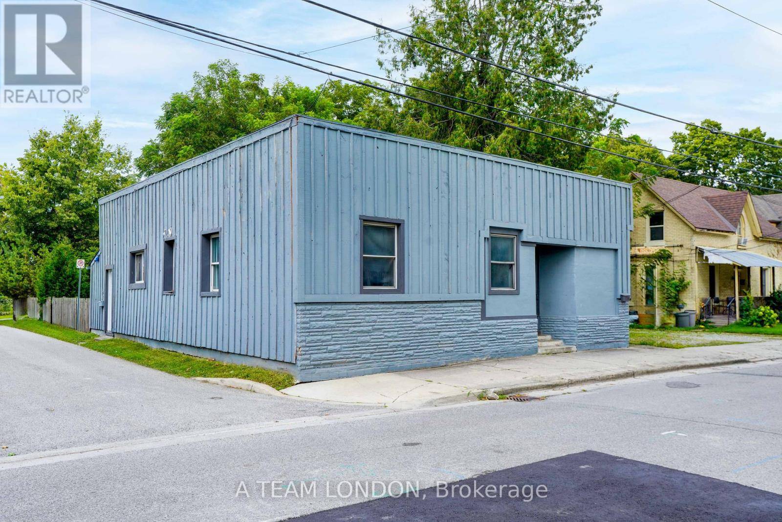 London, ON N6H1X7,86 WILSON AVENUE