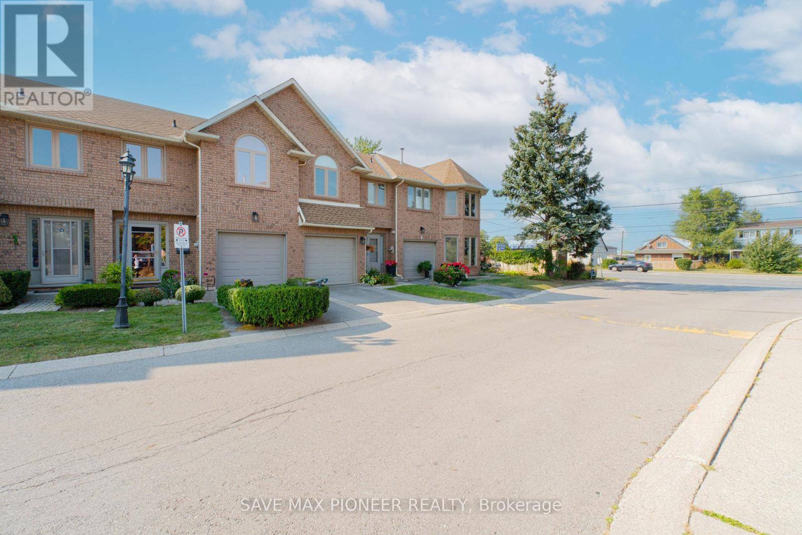 Hamilton (stoney Creek), ON L8E5B5,502 Barton ST #2