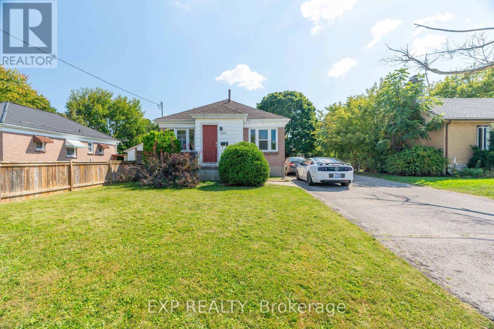 London, ON N5V1W8,1519 HOWLAND AVENUE