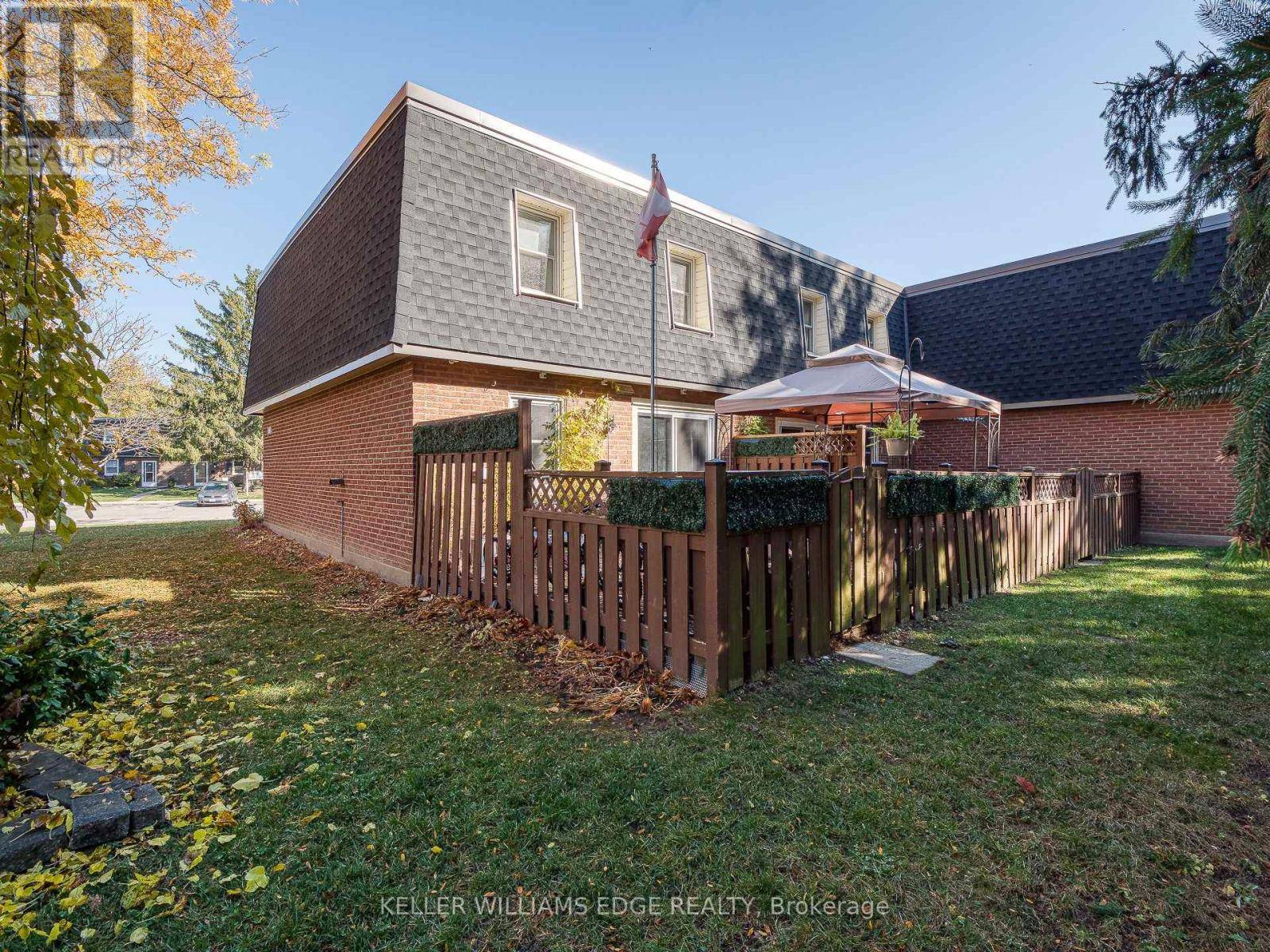 Woodstock, ON N4S5X3,594 Durham CRES #1