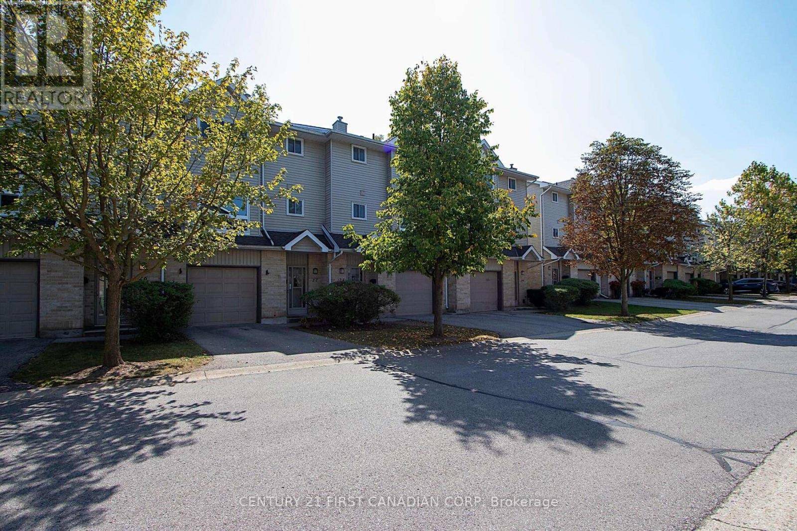 London, ON N5V4N5,1990 Wavell ST #28