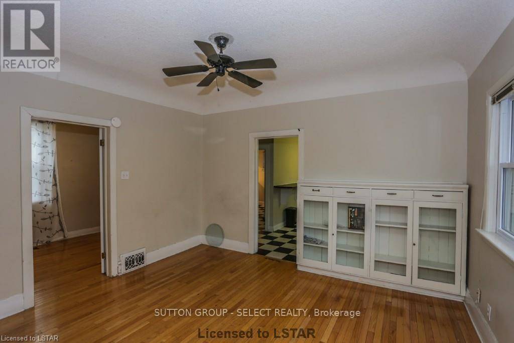 London, ON N6B2P9,558 WATERLOO STREET