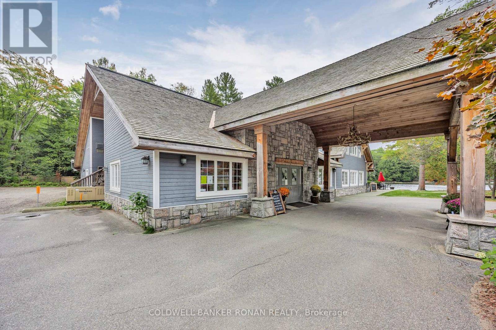 Bracebridge, ON P1L1W8,1360 GOLDEN BEACH ROAD