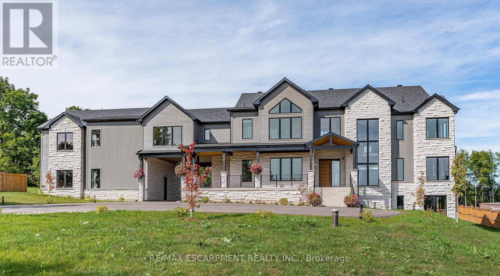 Erin, ON N1H6H7,8920 WELLINGTON RD 124