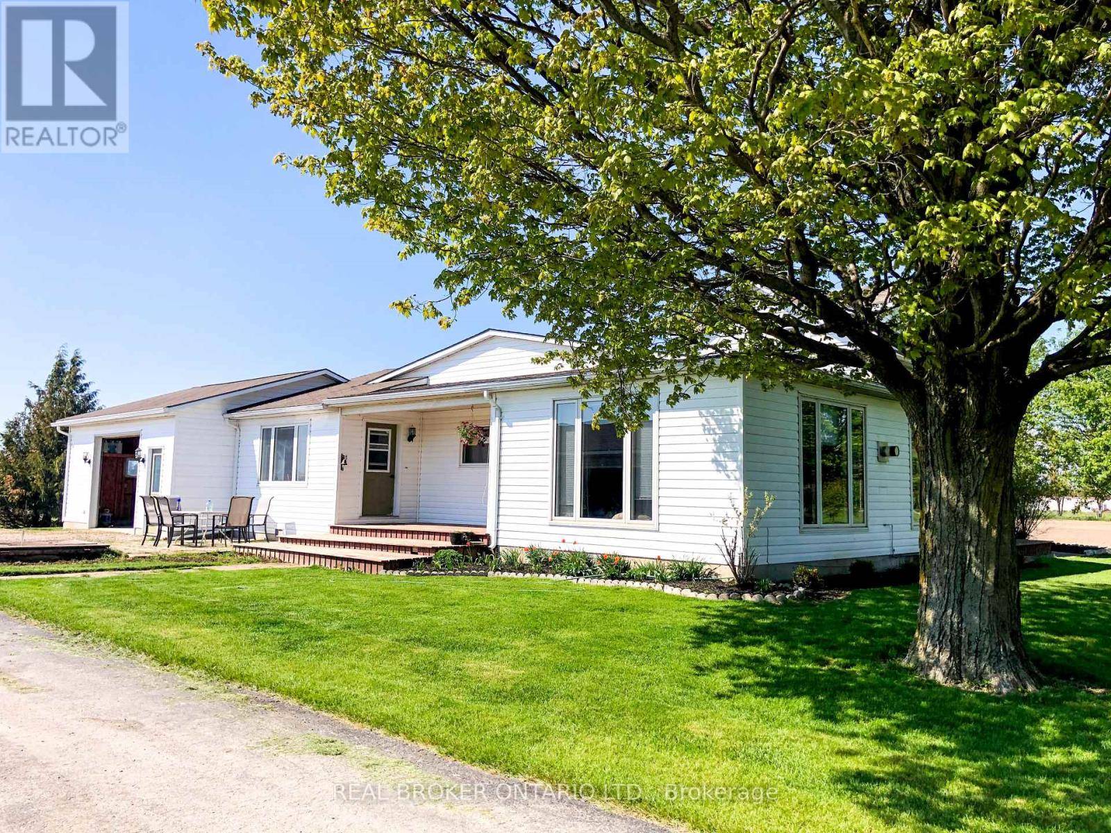 Ashfield-colborne-wawanosh (ashfield Twp), ON N7A3X9,86119 KINTAIL LINE