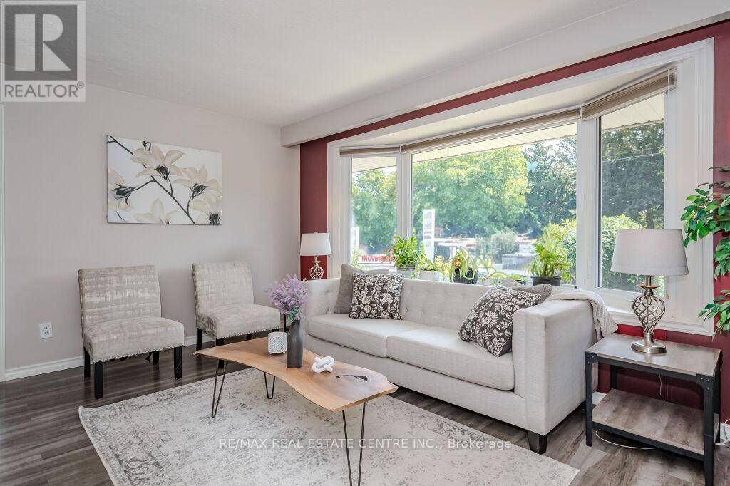 Guelph (waverley), ON N1E3N9,95 BALMORAL DRIVE