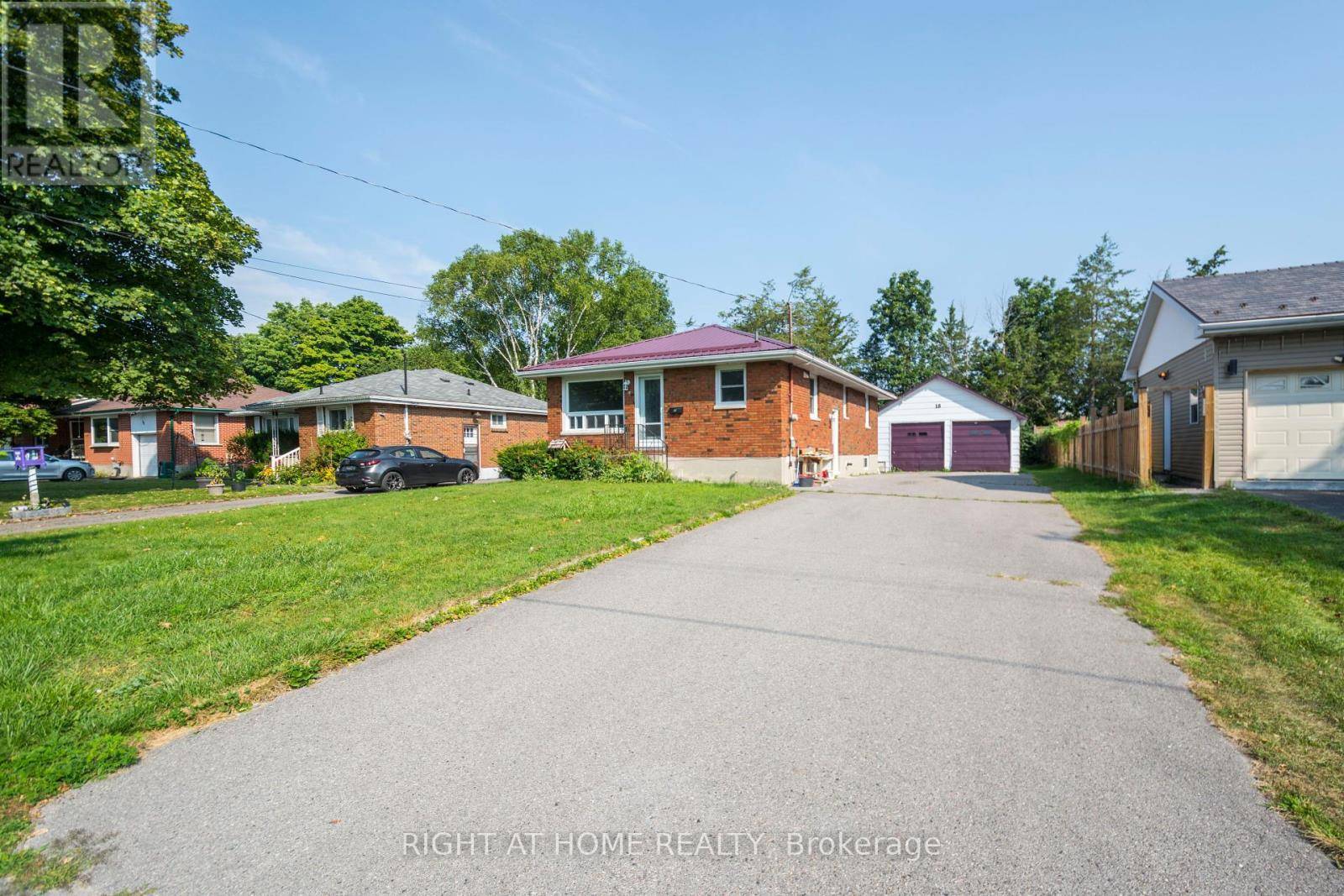 Belleville, ON K8P2M6,18 HARRIS CRESCENT