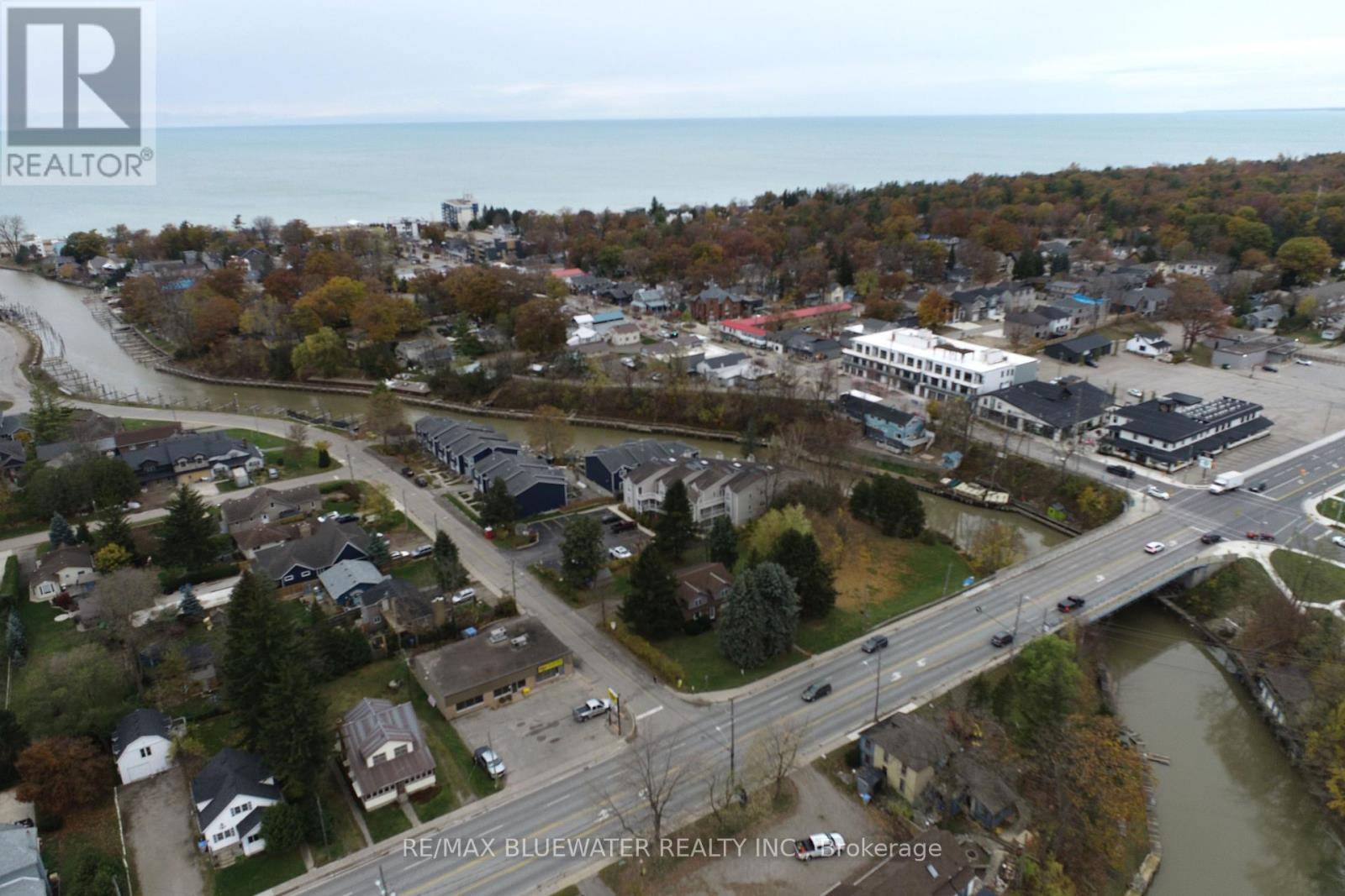 Lambton Shores (grand Bend), ON N0M1T0,15 Ontario ST South #1