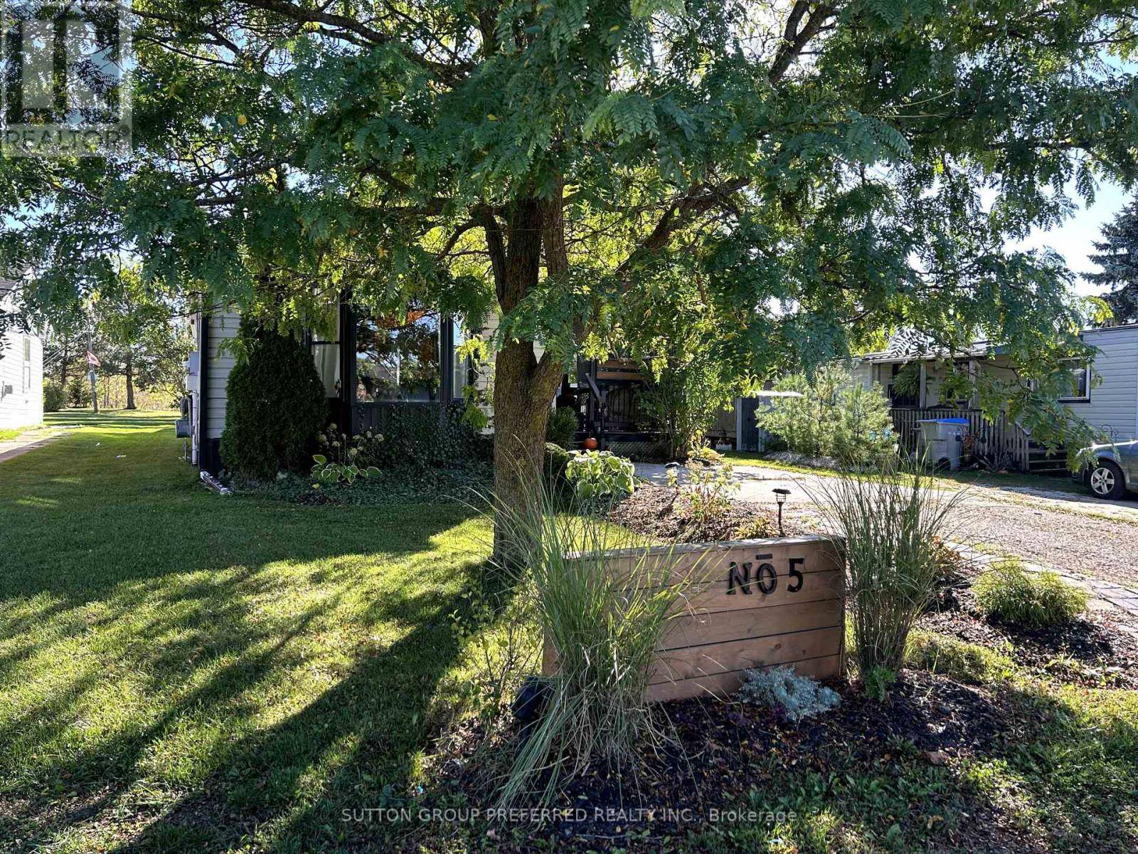 North Perth (32 - Listowel), ON N4W3G9,450 Tremaine AVE South #5