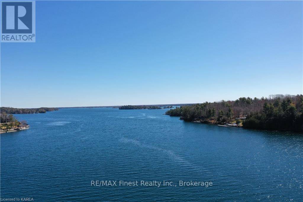 Leeds And The Thousand Islands, ON K0E1V0,B CLUB ISLAND