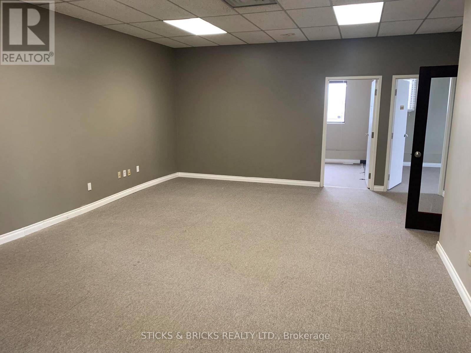 Niagara Falls (downtown), ON L2E3R1,4673 ONTARIO AVE #303
