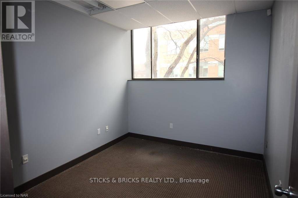 Niagara Falls (210 - Downtown), ON L2E3R1,4673 ONTARIO AVE #201