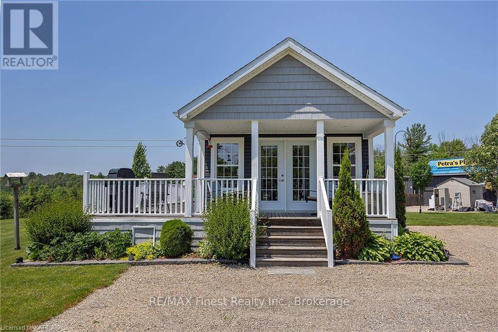 Leeds And The Thousand Islands, ON K0K1N0,3756 COUNTY ROAD 3