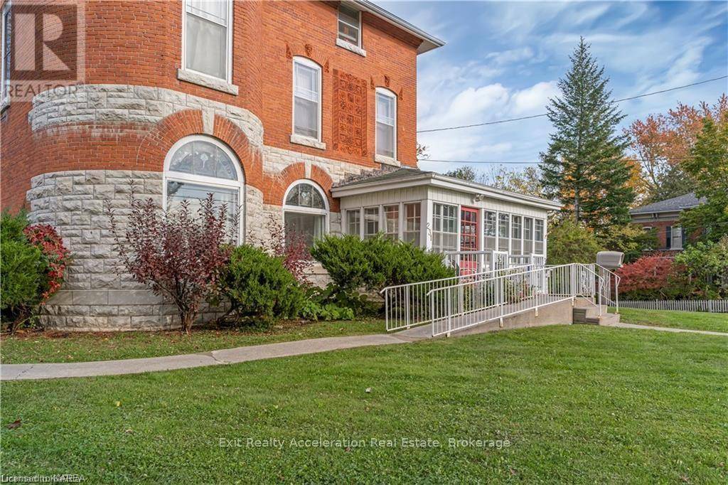 Greater Napanee, ON K7R2A9,231 DUNDAS STREET W