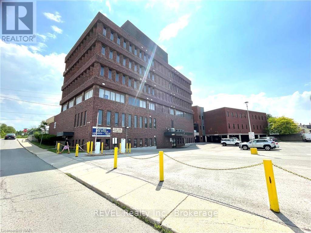 St. Catharines (450 - E. Chester), ON L2R3X9,145 QUEENSTON ST #202