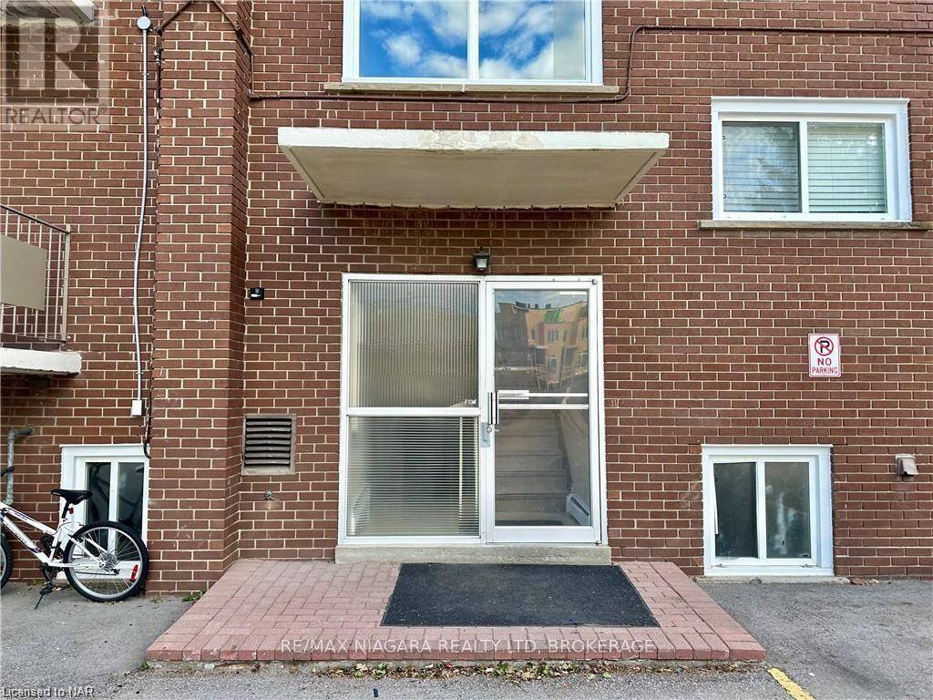 St. Catharines (446 - Fairview), ON L2M4T3,286 VINE ST #5