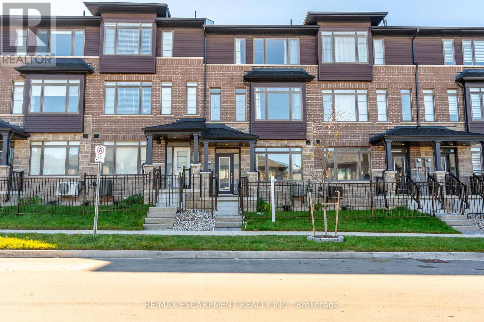 Hamilton (stoney Creek), ON L8J0M6,61 Soho ST #68