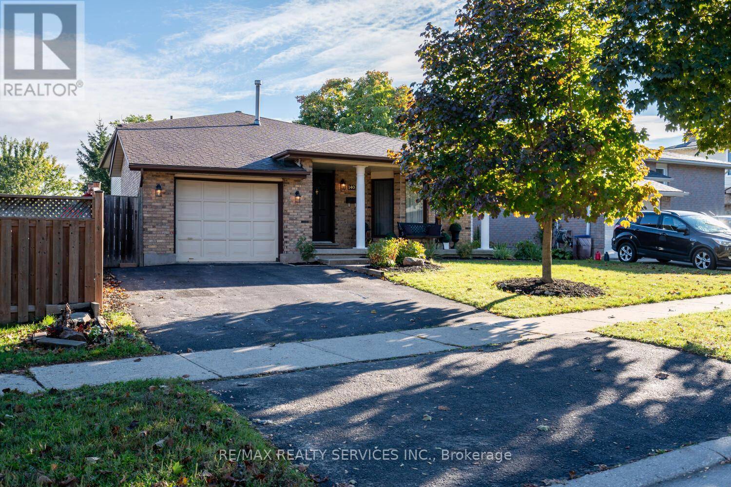 Kitchener, ON N2E2V2,140 DINISON CRESCENT