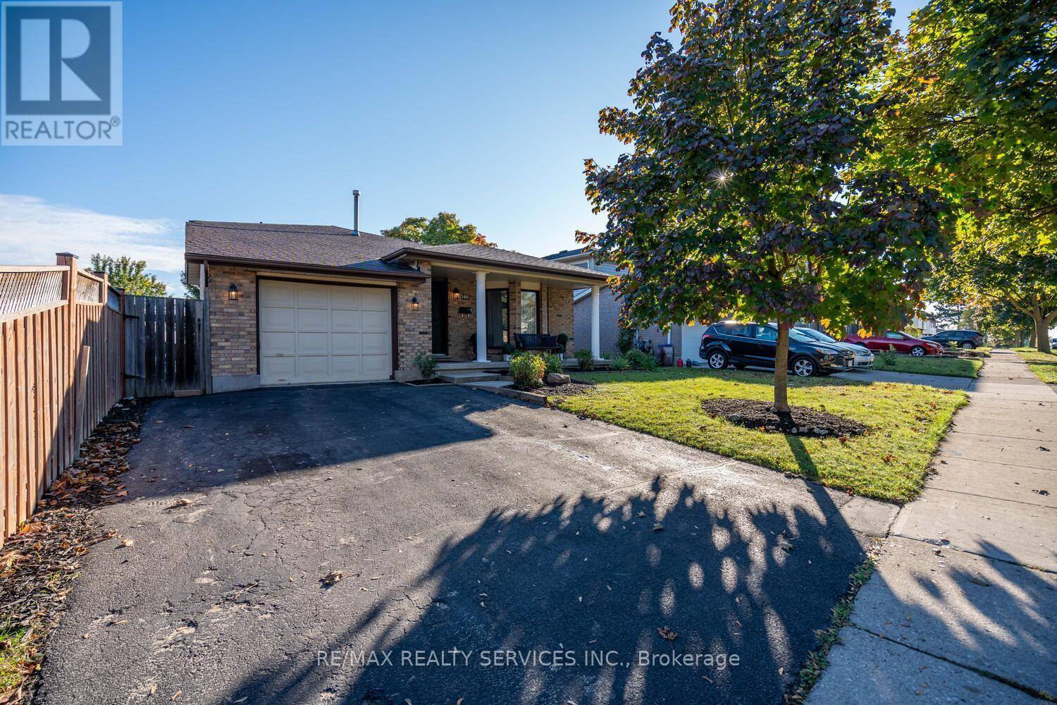 Kitchener, ON N2E2V2,140 DINISON CRESCENT