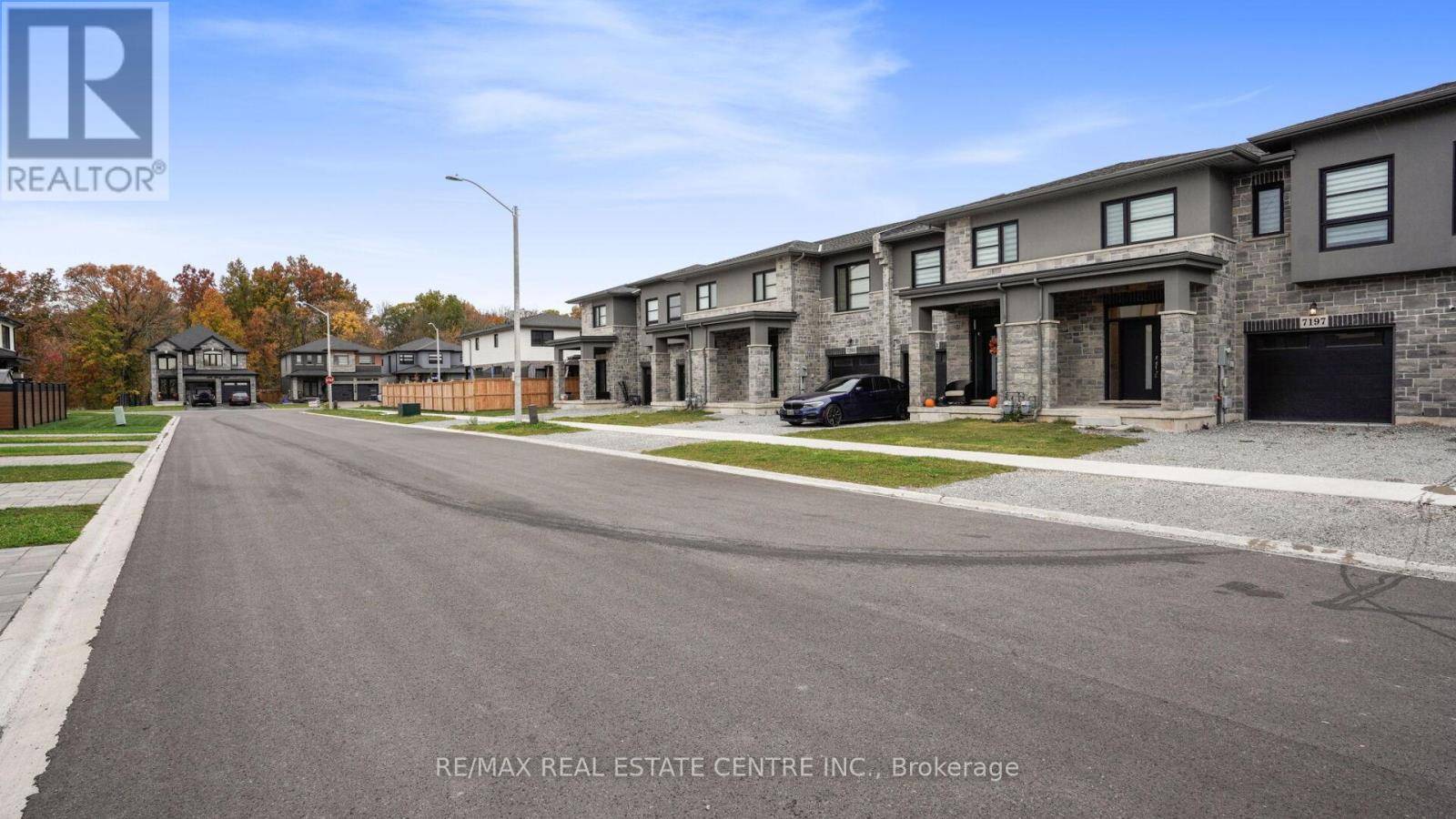 Niagara Falls, ON L2H3T1,7197 PARSA STREET E