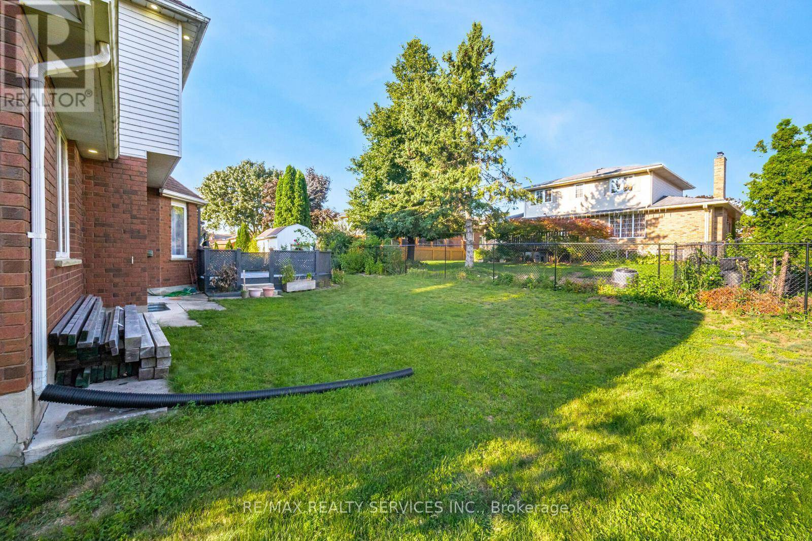 Kitchener, ON N2A3X7,41 JADESTONE COURT