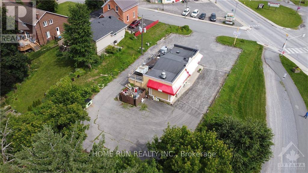Carleton Place, ON K7C1H6,45 MUNRO STREET