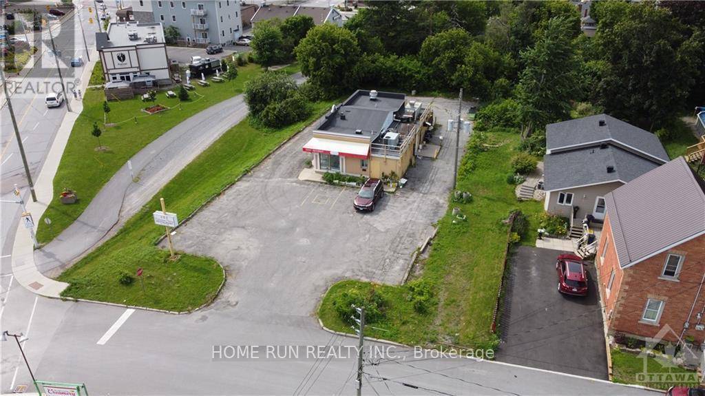 Carleton Place, ON K7C1H6,45 MUNRO STREET