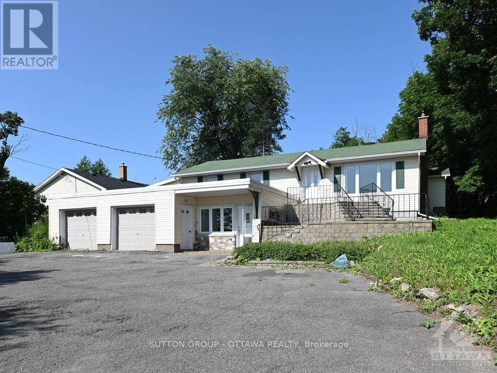 Ottawa, ON K2C3H2,3854 PRINCE OF WALES DRIVE