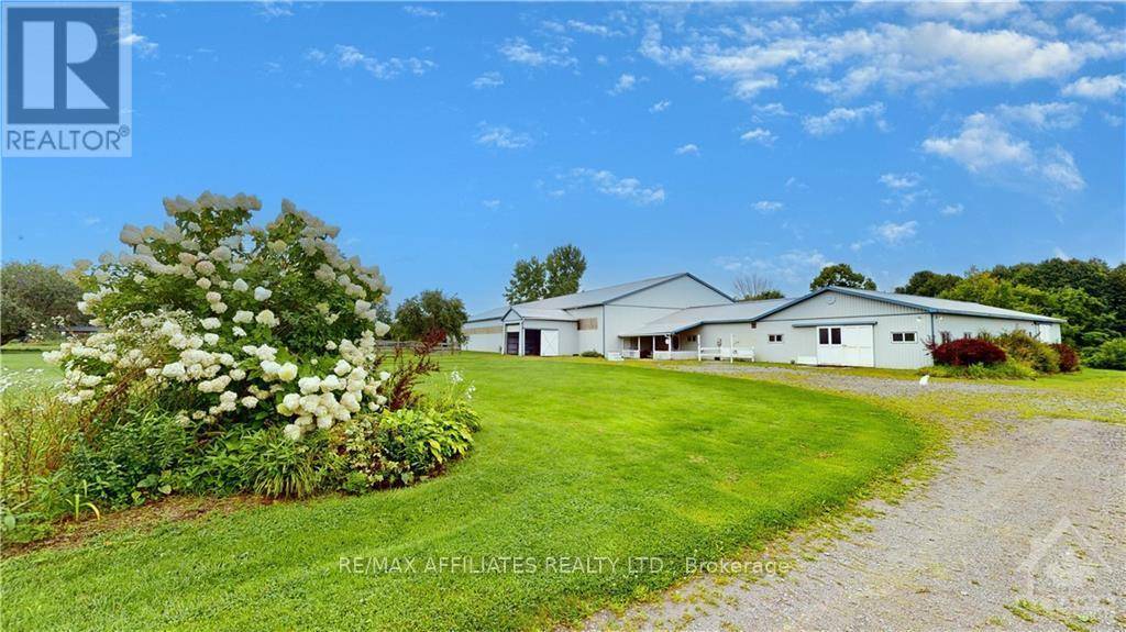 Augusta, ON K6V5T2,3301 COUNTY ROAD 15 ROAD