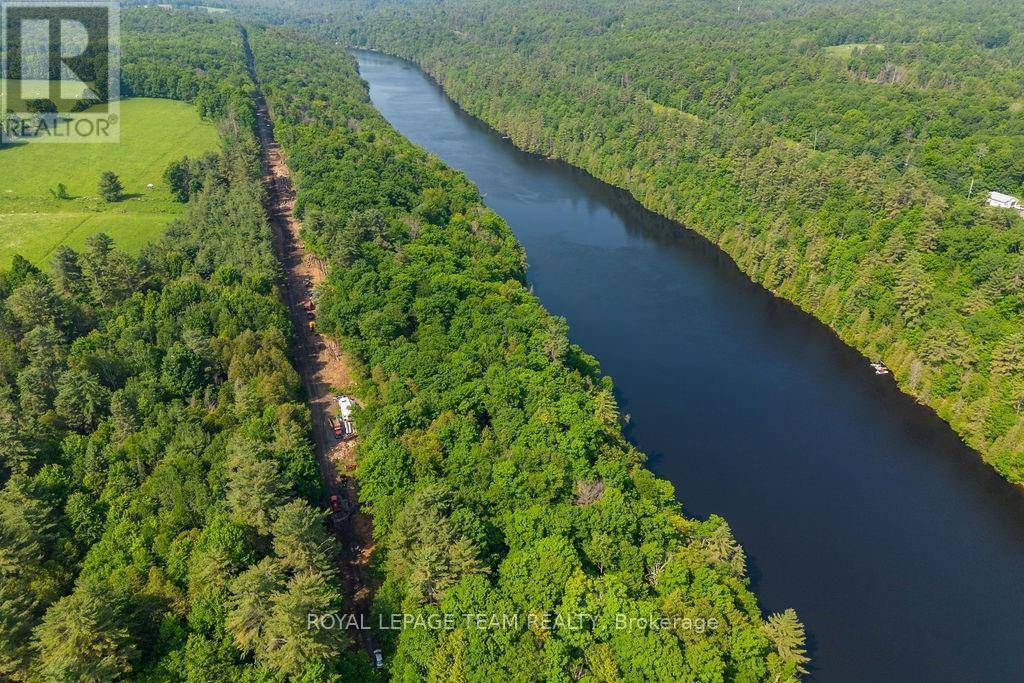 Mcnab/braeside, ON K0J1G0,00 LOWER SPRUCE HEDGE ROAD